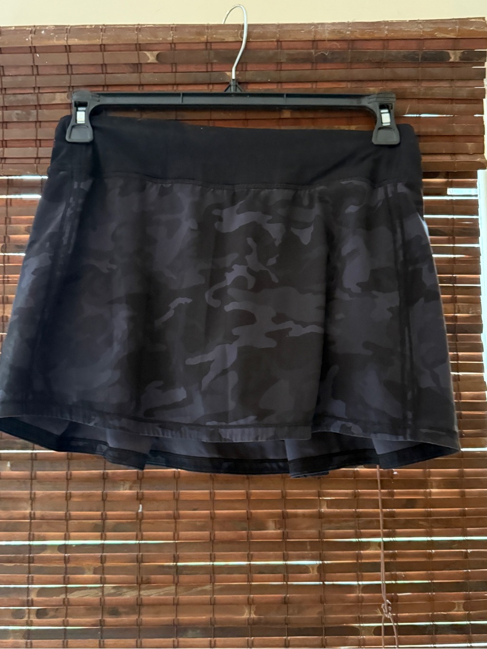 🍋🍋Lululemon Pace Rival Skirt (Tall) *No
Panels 15" Incognito camo, sz 6, euc 🩶🖤 - Picture 5 of 9
